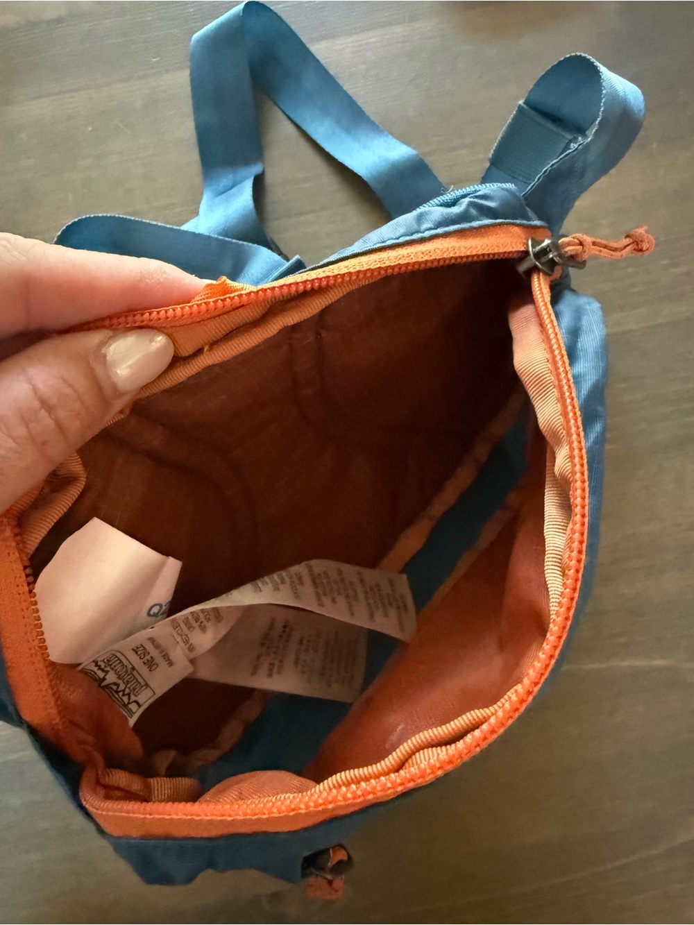Patagonia- Ultralight Black Hole Hip Pouch - Picture 3 of 4